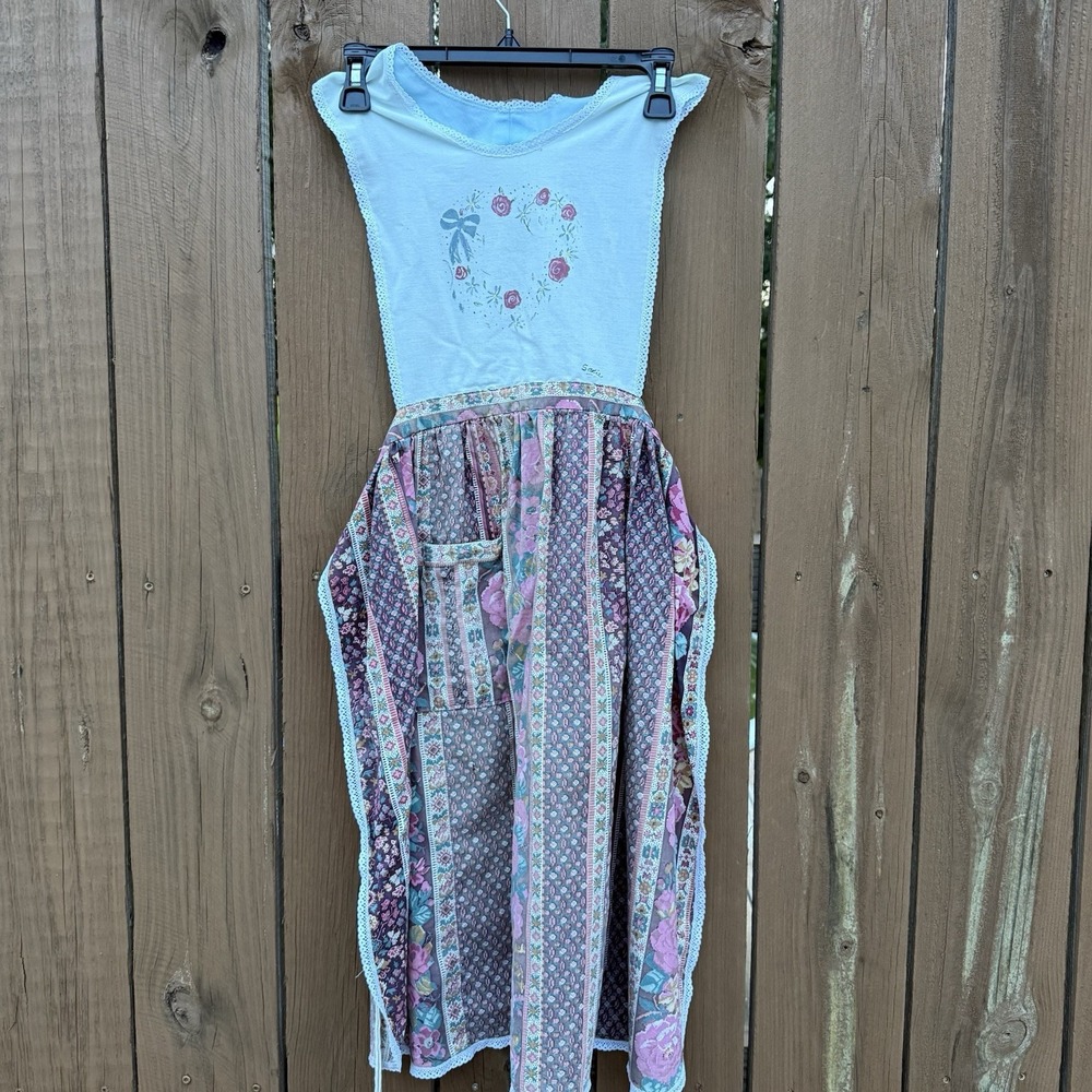 VTG  Handmade Cottage Core Cloth Apron  Pink  Floral Bow